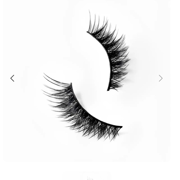 NEW MAC EYE LASHES IN 70 LASH - Picture 2 of 7